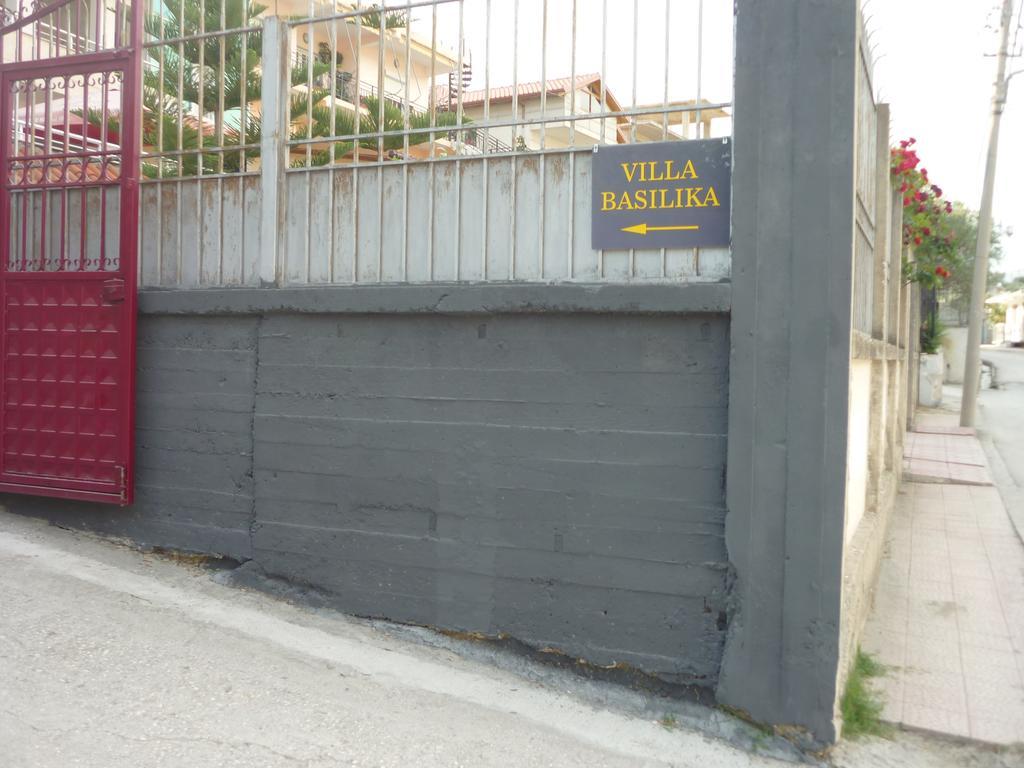 Villa Basilika فلورا الغرفة الصورة