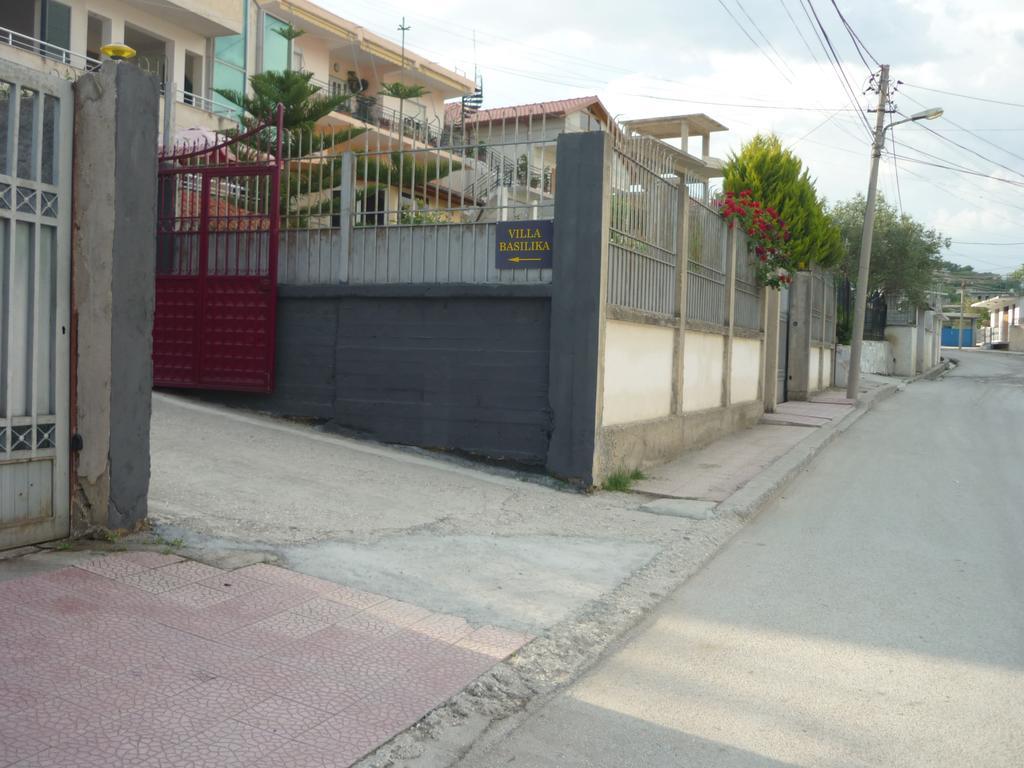 Villa Basilika فلورا الغرفة الصورة